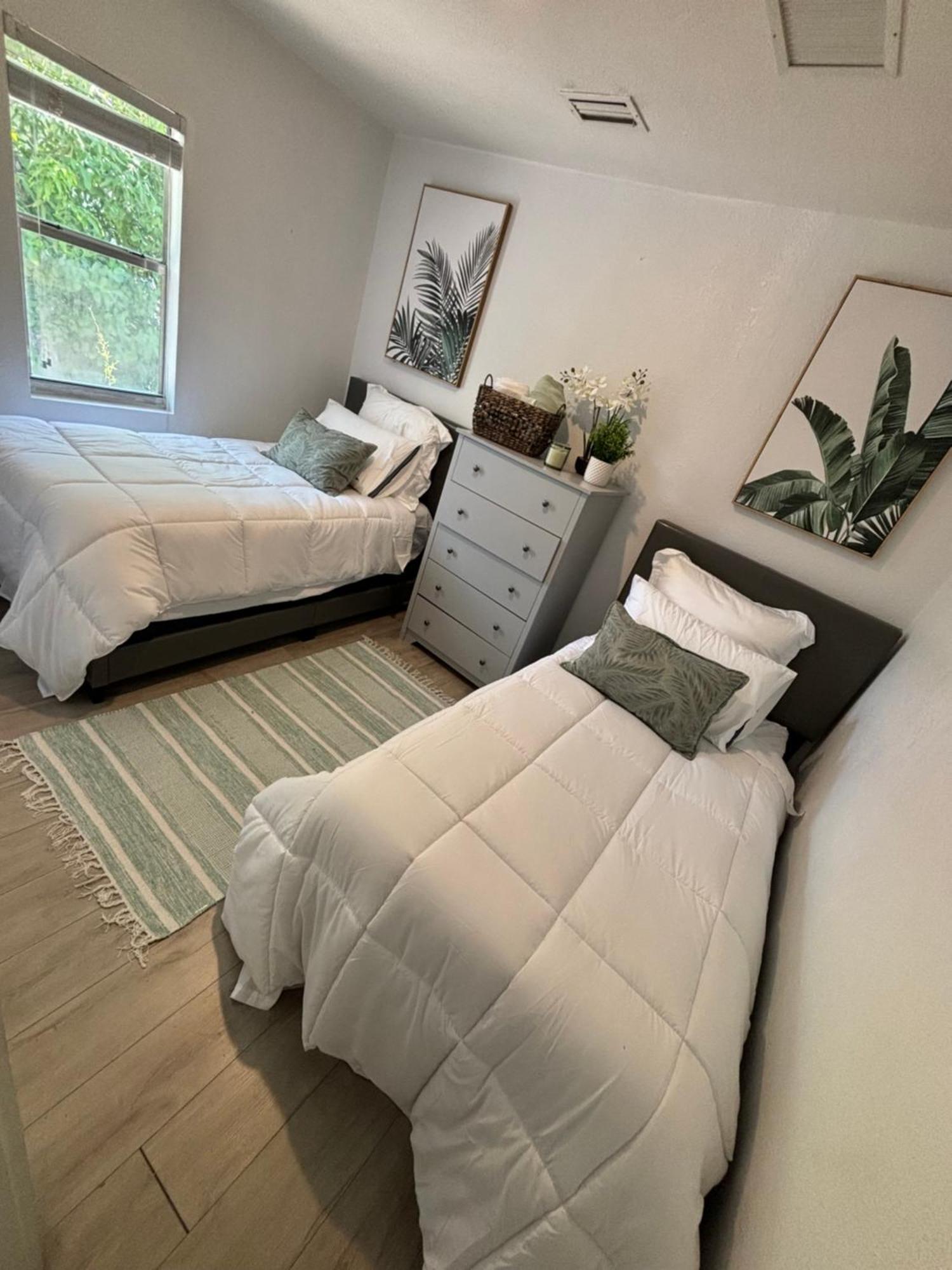 Deluxe Room In Best Location Miami In A 2 Bedrooms Unit - Parking, Laundry And Luggage Storage Exterior photo