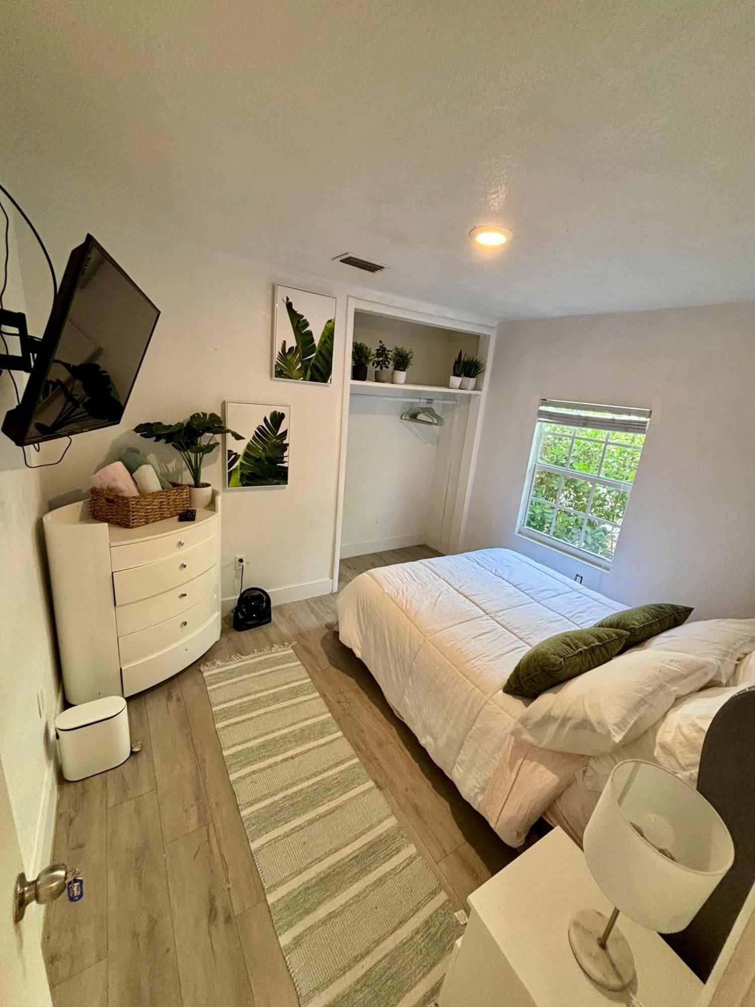 Deluxe Room In Best Location Miami In A 2 Bedrooms Unit - Parking, Laundry And Luggage Storage Exterior photo