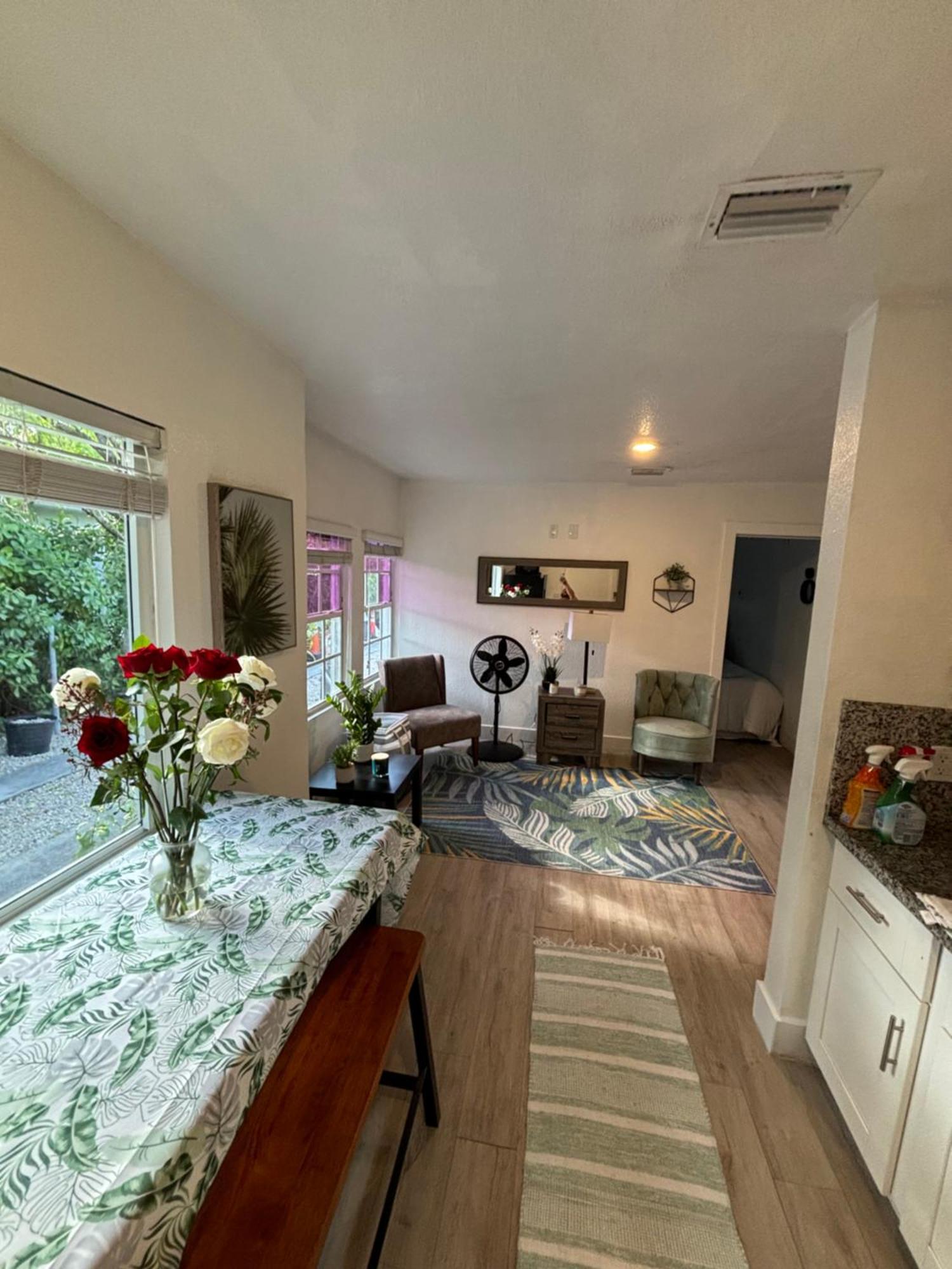 Deluxe Room In Best Location Miami In A 2 Bedrooms Unit - Parking, Laundry And Luggage Storage Exterior photo