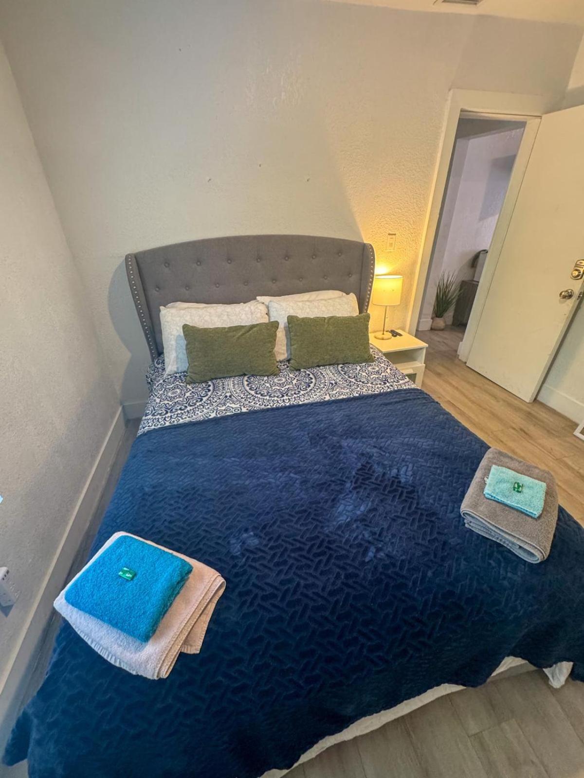 Deluxe Room In Best Location Miami In A 2 Bedrooms Unit - Parking, Laundry And Luggage Storage Exterior photo